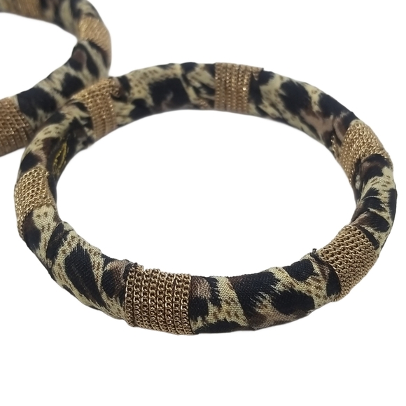 TWO VINTAGE SIGNED CHETTAH ANIMAL PRINT FABRIC BANGLE BRACELETS - Picture 3 of 4